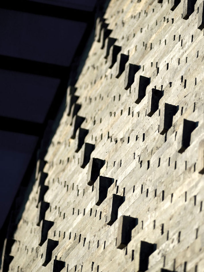 m_A10010-55