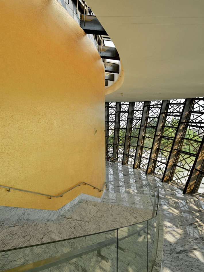 m_A10010-56